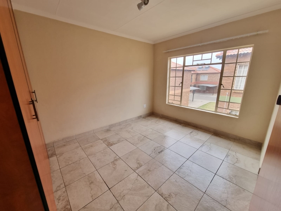 To Let 3 Bedroom Property for Rent in Waterval East North West